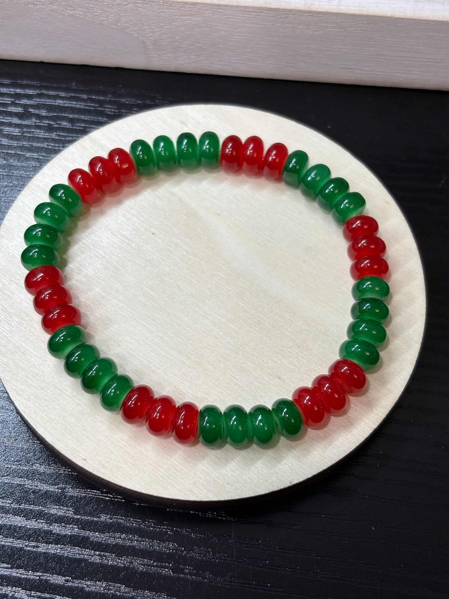"Lucky In Love" - Handmade Glass Beaded Stretch Bracelet