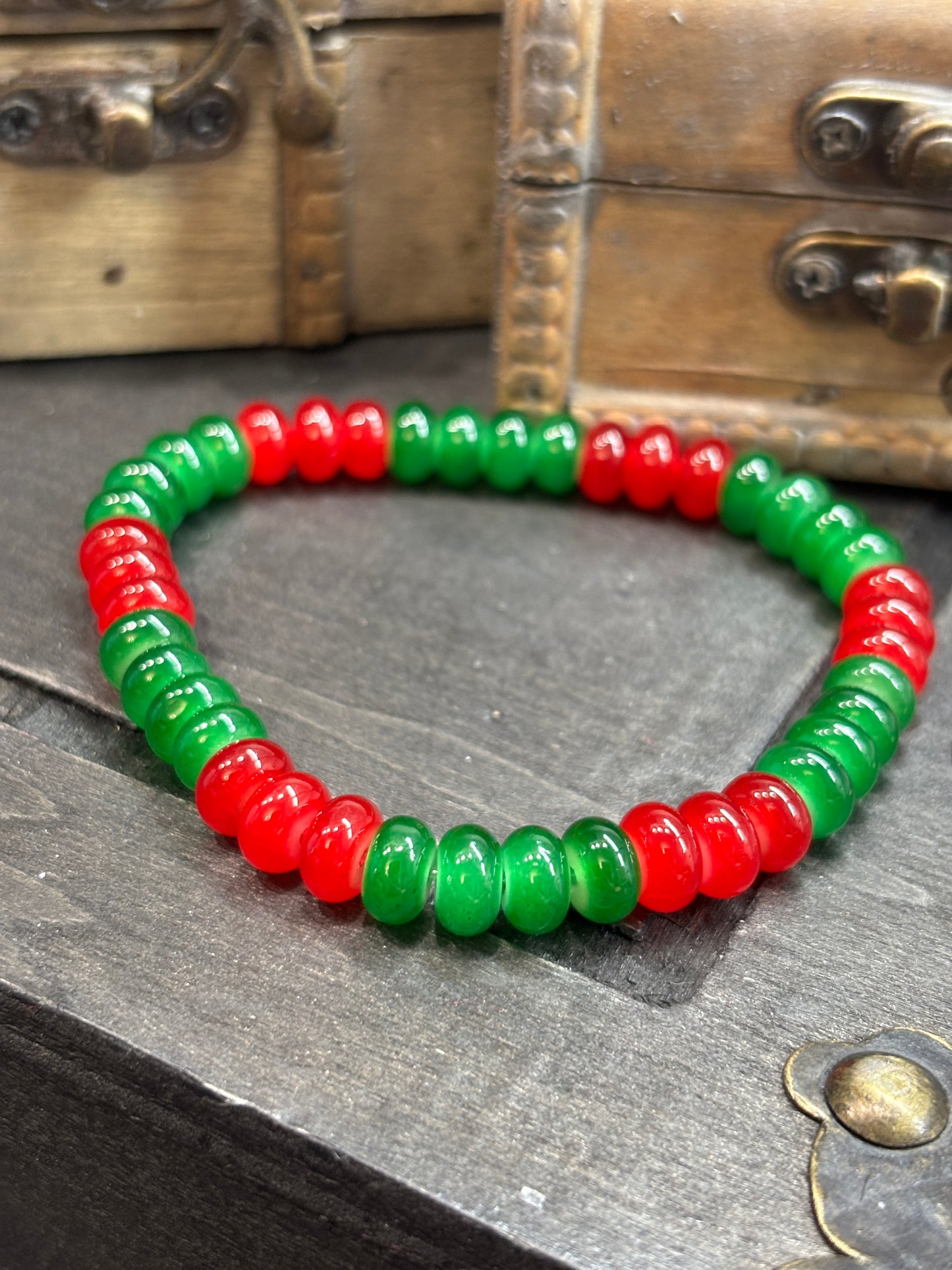 "Lucky In Love" - Handmade Glass Beaded Stretch Bracelet