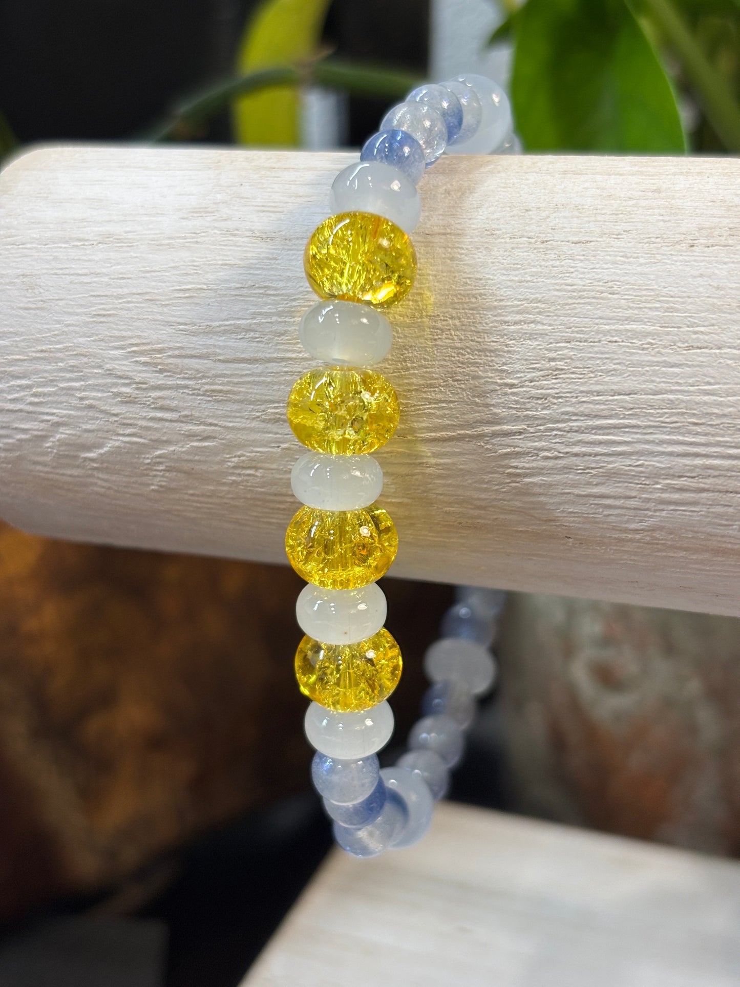 "Daisy" - Handmade Glass Beaded Stretch Bracelet