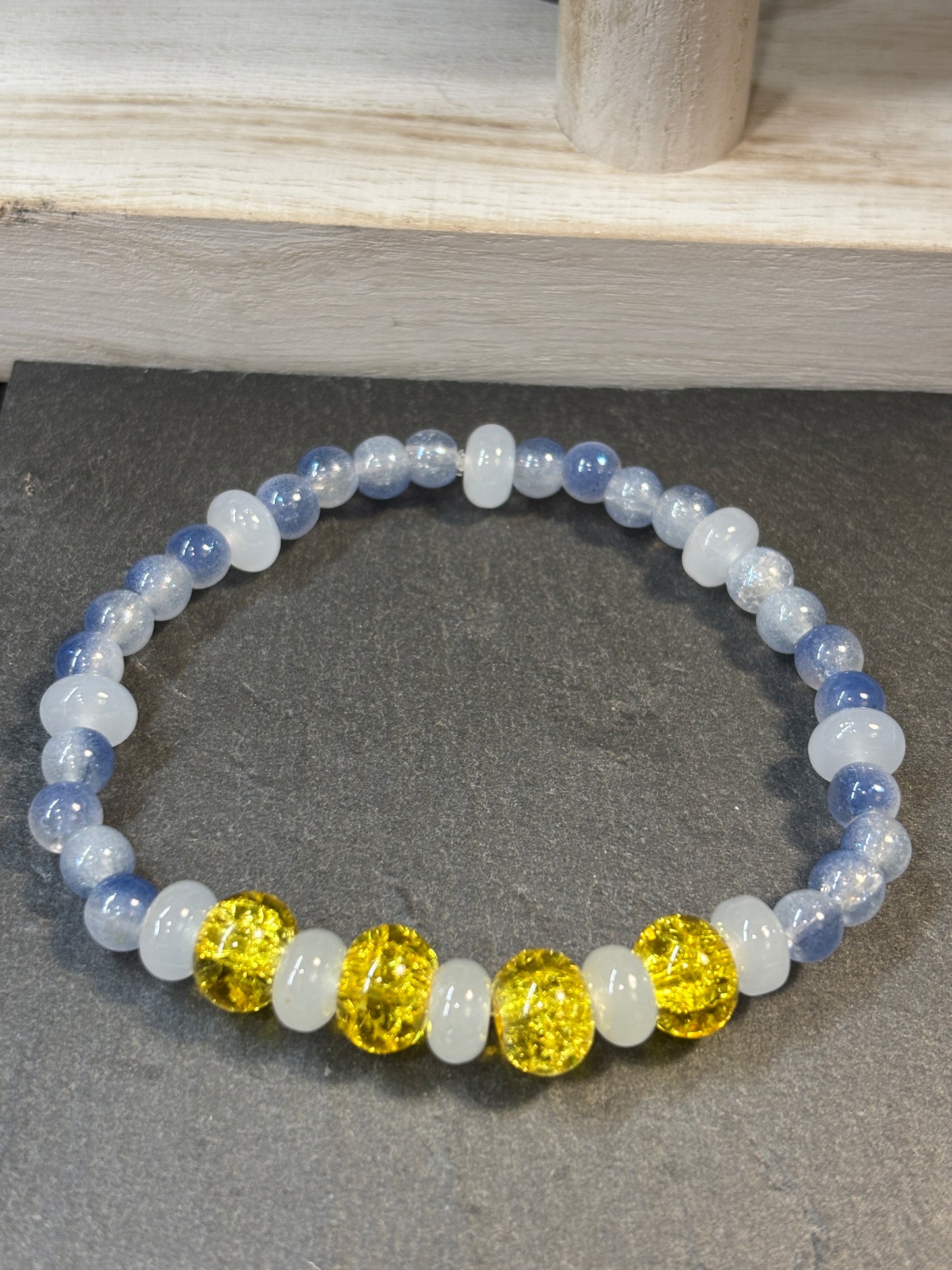 "Daisy" - Handmade Glass Beaded Stretch Bracelet