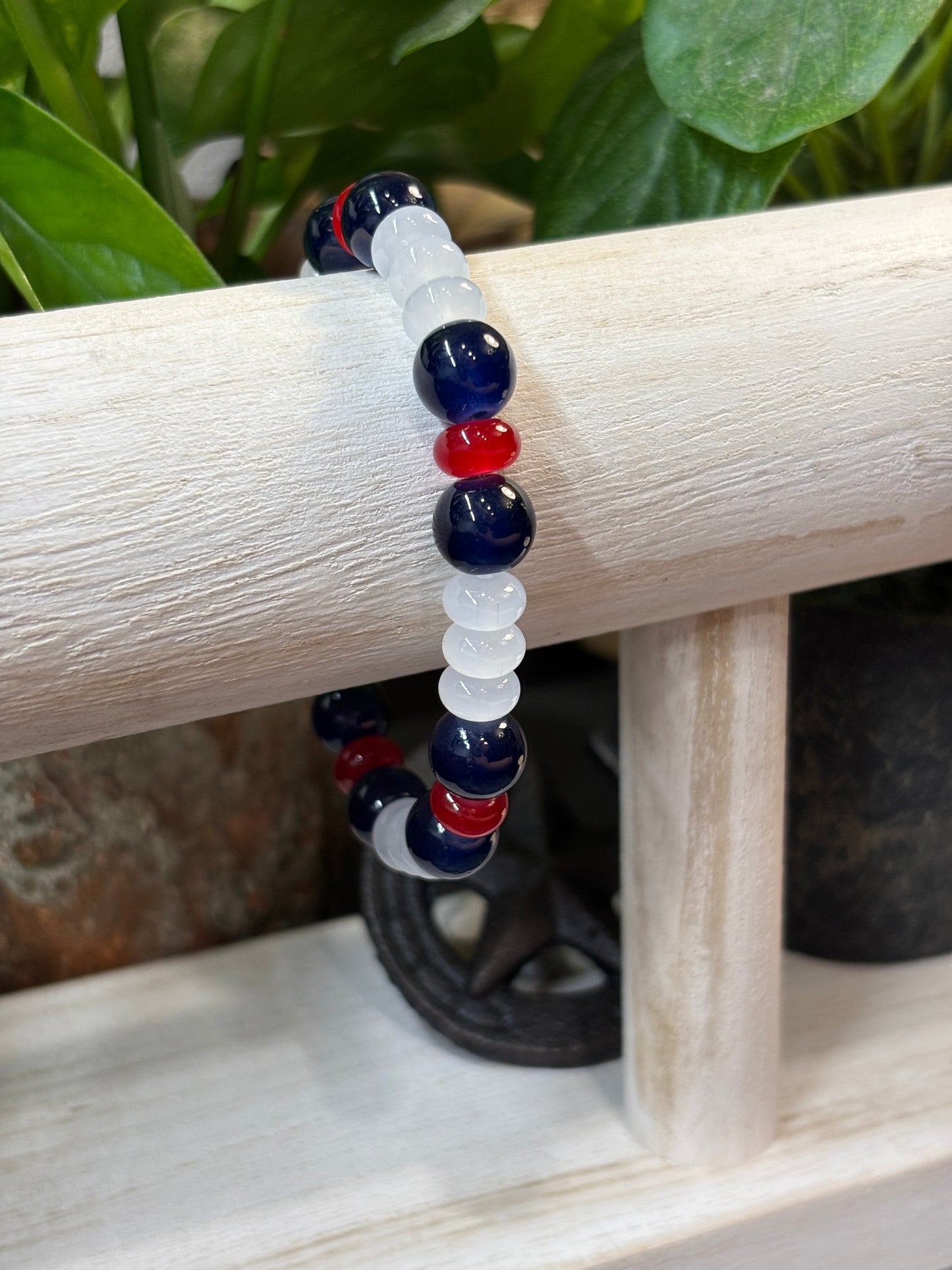 "USA" - Handmade Glass Beaded Stretch Bracelet