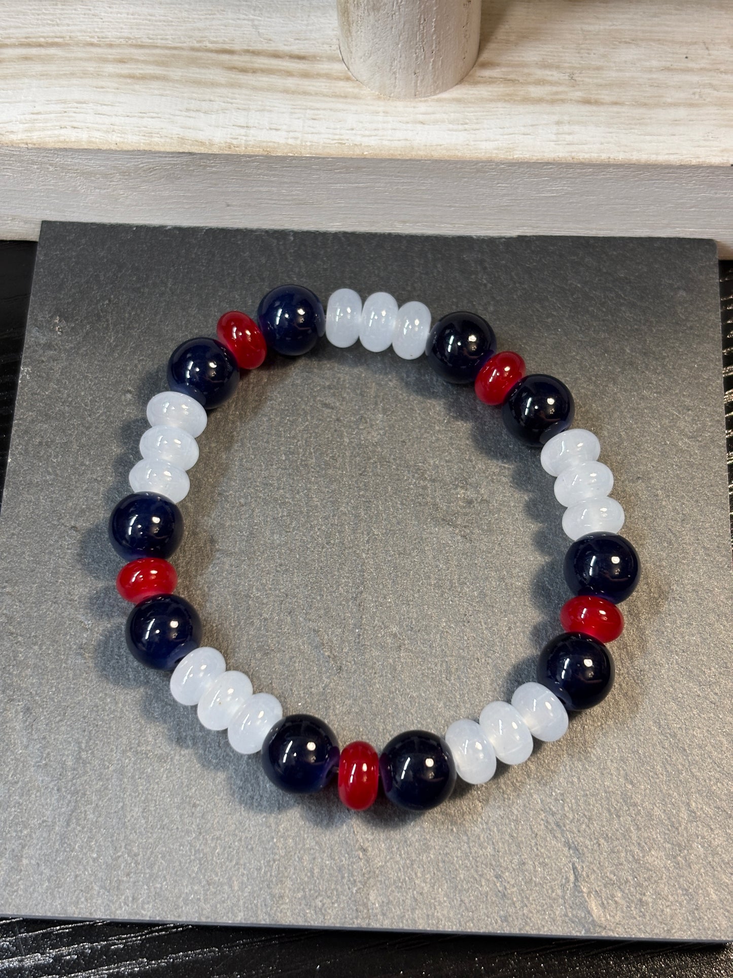 "USA" - Handmade Glass Beaded Stretch Bracelet