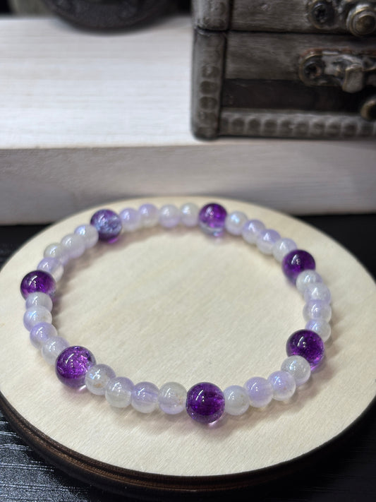 "Penelope" - Handmade Glass Beaded Stretch Bracelet