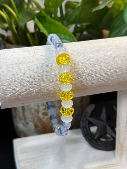 "Daisy" - Handmade Glass Beaded Stretch Bracelet